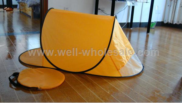 Portable pop up beach tent/shelter