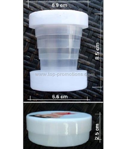 Foldable cups