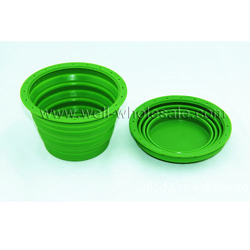 Foldable silicone cup