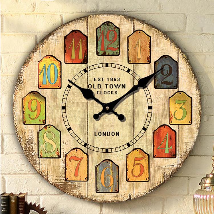 wall clock,wooden clock