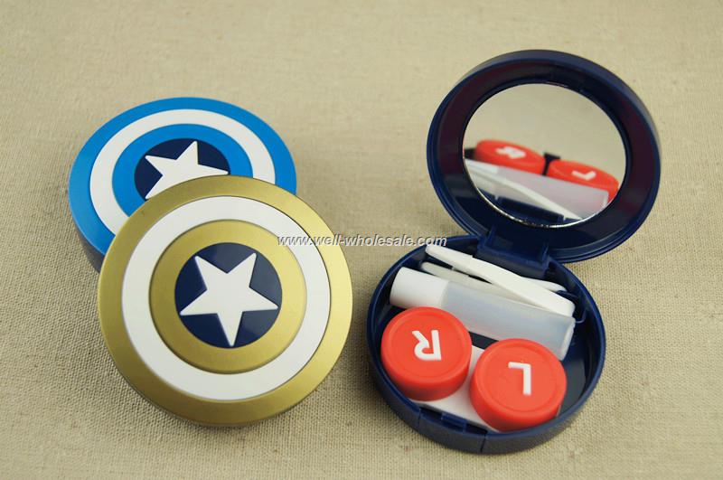 Contact lens case with mirror