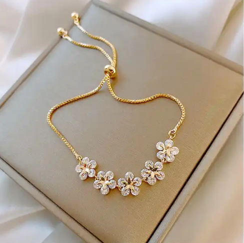 Wholesale Gold Custom Bracelets Logo Charm Hit Fashion Design Fine Jewelry Bracelets & Bangles